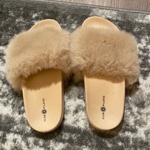 Club Pilates blush slippers size 36